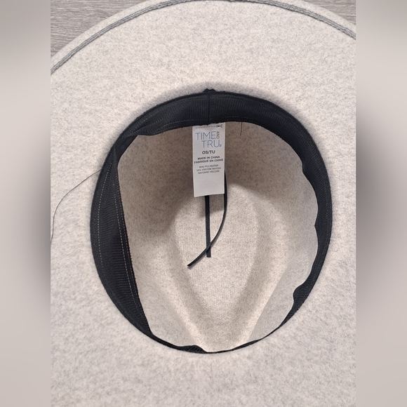 Brand New Time And Tru Women's Gray Felt Fedora Hat - Picture 4 of 4
